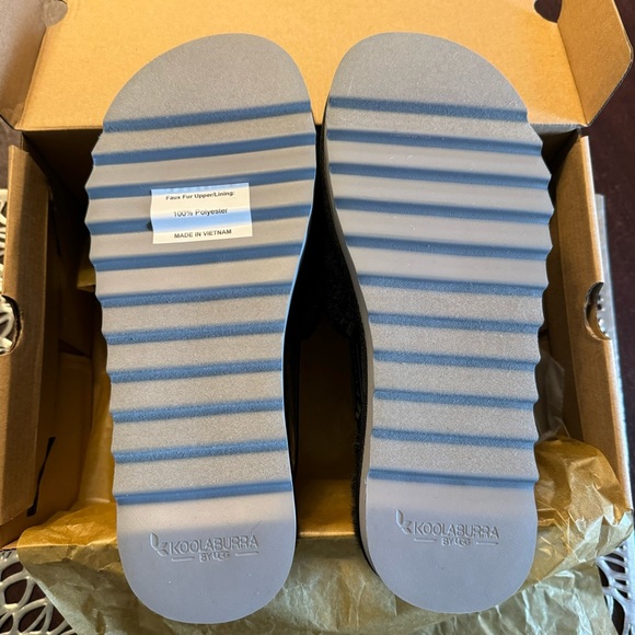 Kookaburra UGG’s. Size 9 NWT AND BOX Black in color never worn - Picture 7 of 12